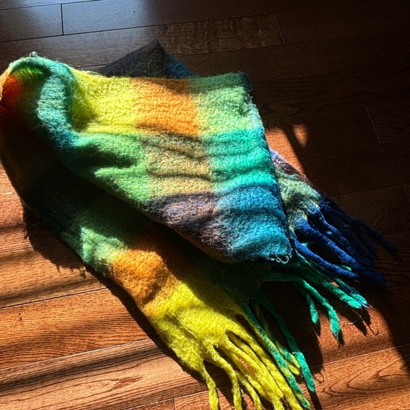 Colorful Scarf - Picture 3 of 3